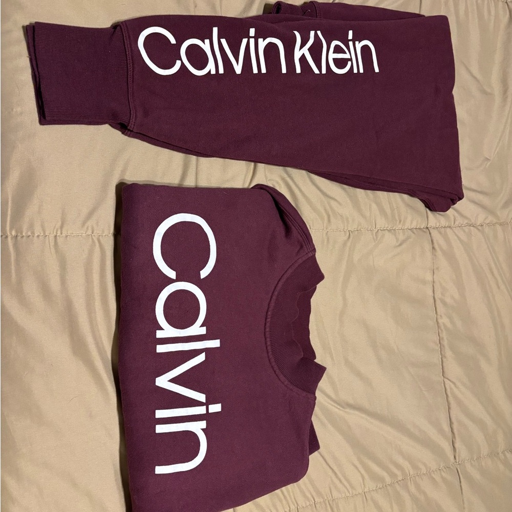 Calvin Klein
Size S